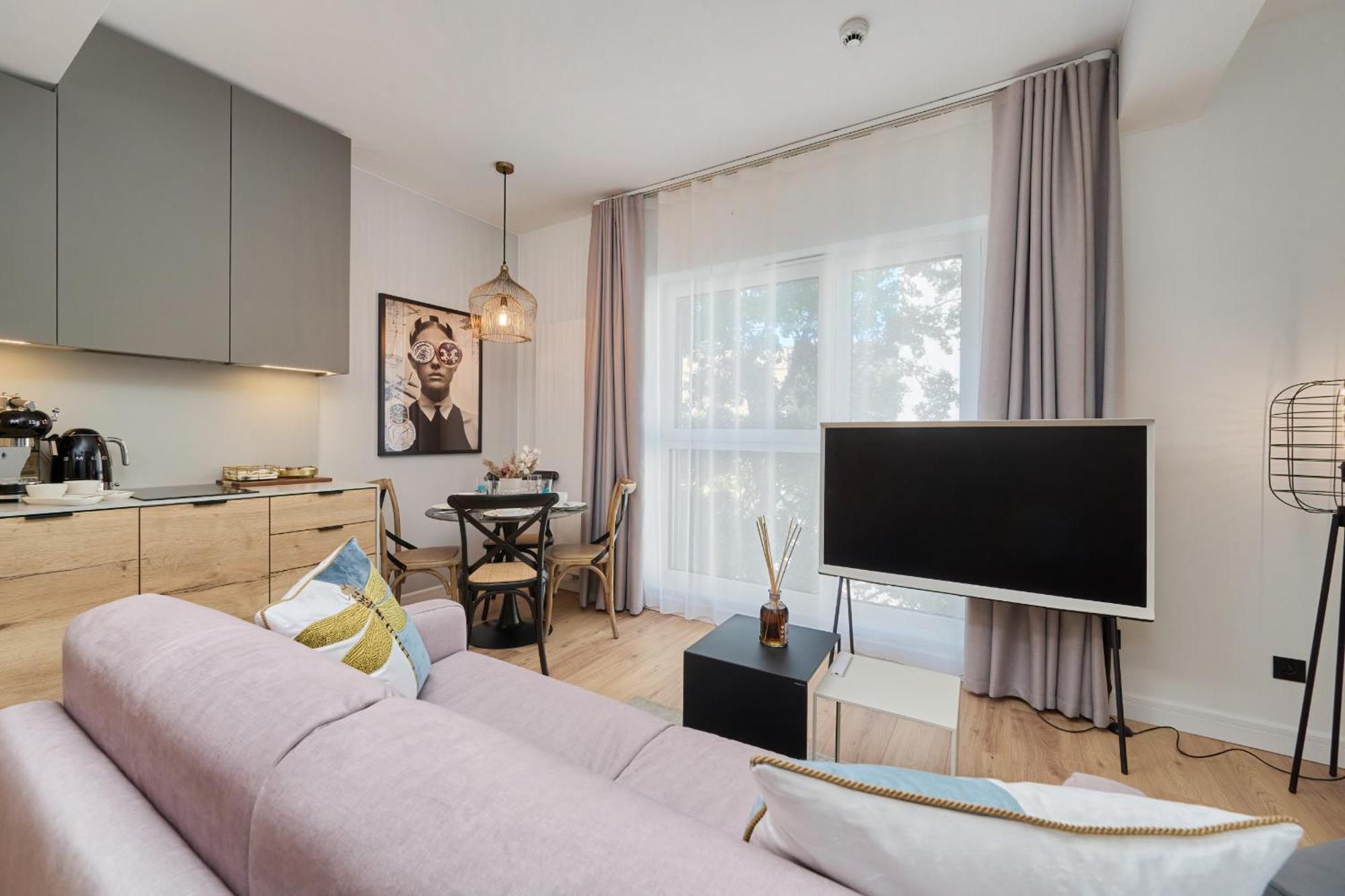 Apartment Lux Plac Wolnosci 6 In Old Town By Renters Prestige Poznan